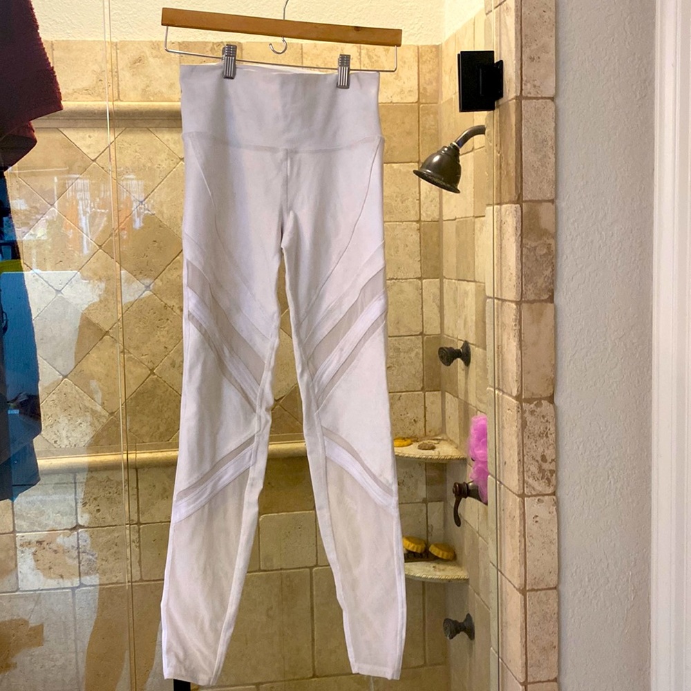 ALO medium yoga pants